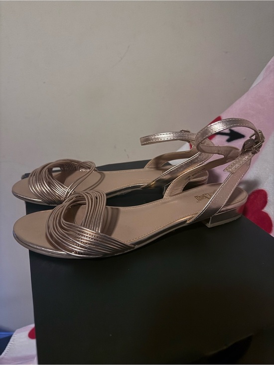 Brash Shoes - Metallic Rose Gold Strappy Flat Sandals, Size 11